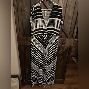 Cacique swim cover up, 22/24 Tall
Black and white Chevron, like new condition